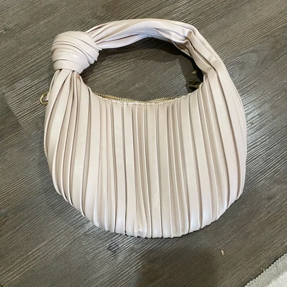 Urban Expressions Cream Pleated Shoulder Bag - Picture 2 of 4